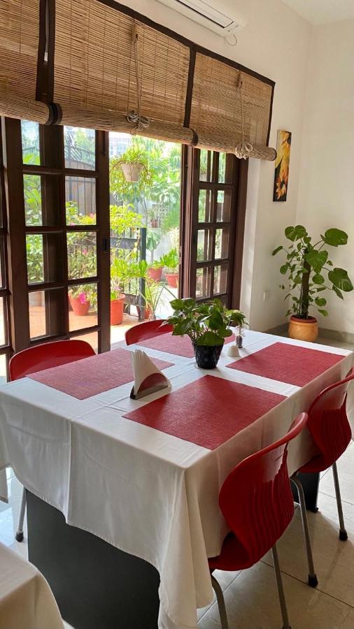 Bed and Breakfast The Neem Nueva Delhi Exterior foto