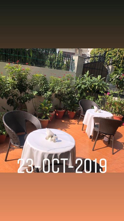 Bed and Breakfast The Neem Nueva Delhi Exterior foto